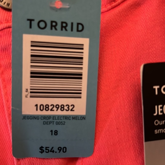 NWT Torrid Cropped Jegging - Electric Melon- size 18 - Picture 3 of 3